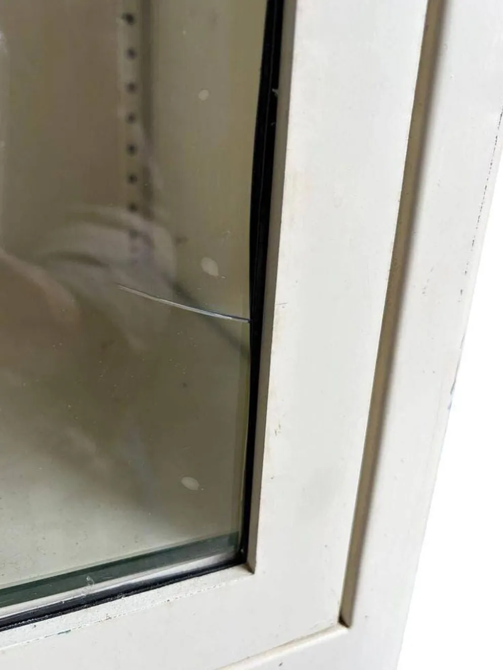 Armoire d'apothicaire industrielle vintage blanche / vitrine