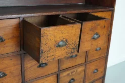 Armoire d'apothicaire victorienne ancienne en bois dur et en pin