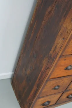 Armoire d'apothicaire victorienne ancienne en bois dur et en pin