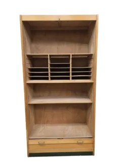 Armoire d'archives vintage en bois / armoire à rideau / armoire à compartiments
