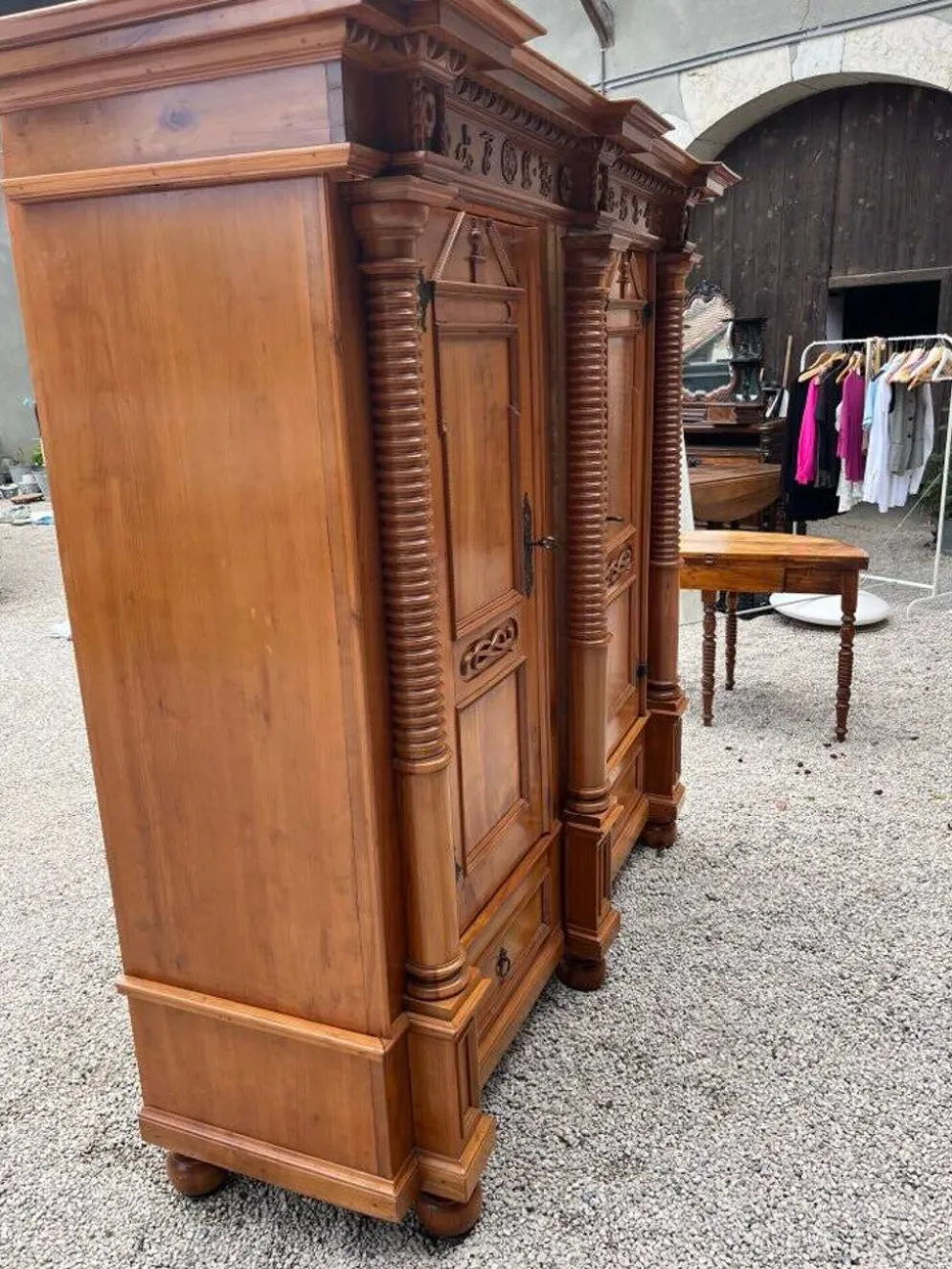 Armoire de château 1742
