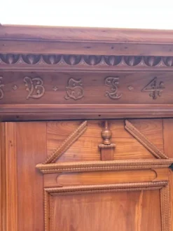 Armoire de château 1742