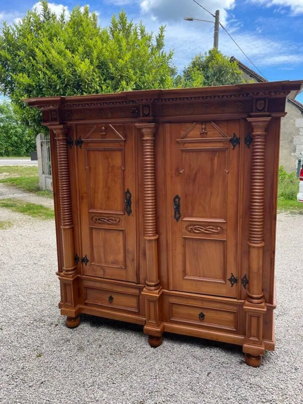 Armoire de château 1742