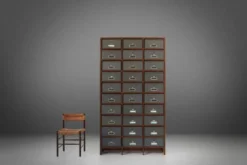 Armoire de classement industrielle en bois, Belgique années 1920