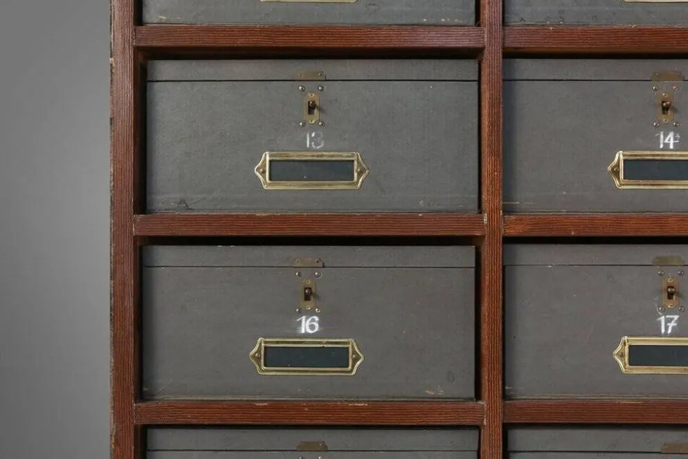Armoire de classement industrielle en bois, Belgique années 1920