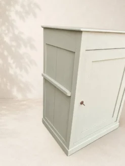 Armoire d'enfant ancienne patinée – XIXe siècle – 116 × 85 × 57 cm