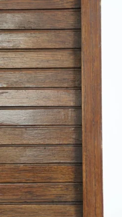 Armoire de notaire ancienne en chêne, avec deux portes coulissantes et une serrure fonctionnelle.