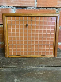 Armoire de rangement ancienne bois avec étagères vintage