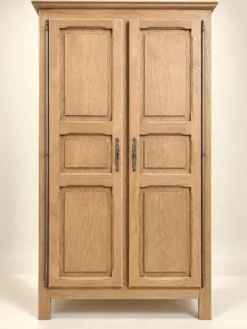 Armoire deux portes – Chêne massif – Style classique provincial – Aérogommée