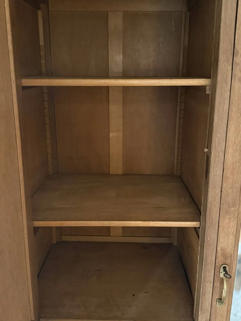 Armoire d’hôtel
