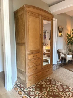Armoire d’hôtel
