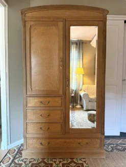 Armoire d’hôtel