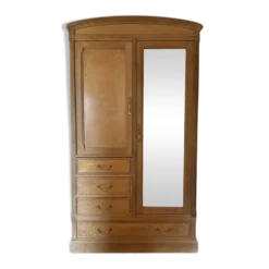 Armoire d’hôtel