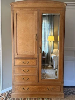 Armoire d’hôtel