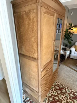 Armoire d’hôtel