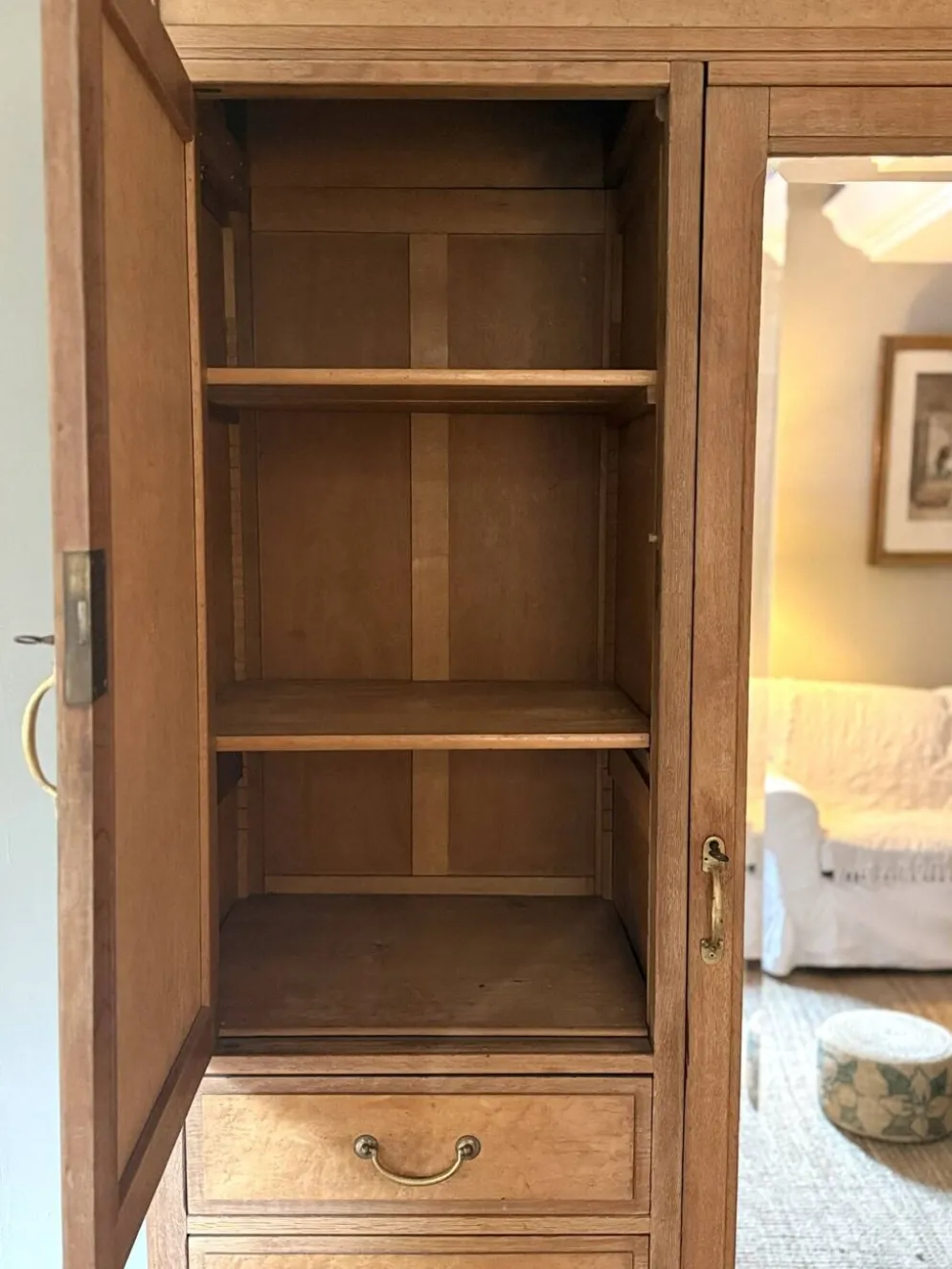 Armoire d’hôtel
