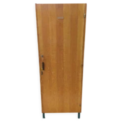 armoire d'internat, penderie, vestiaire