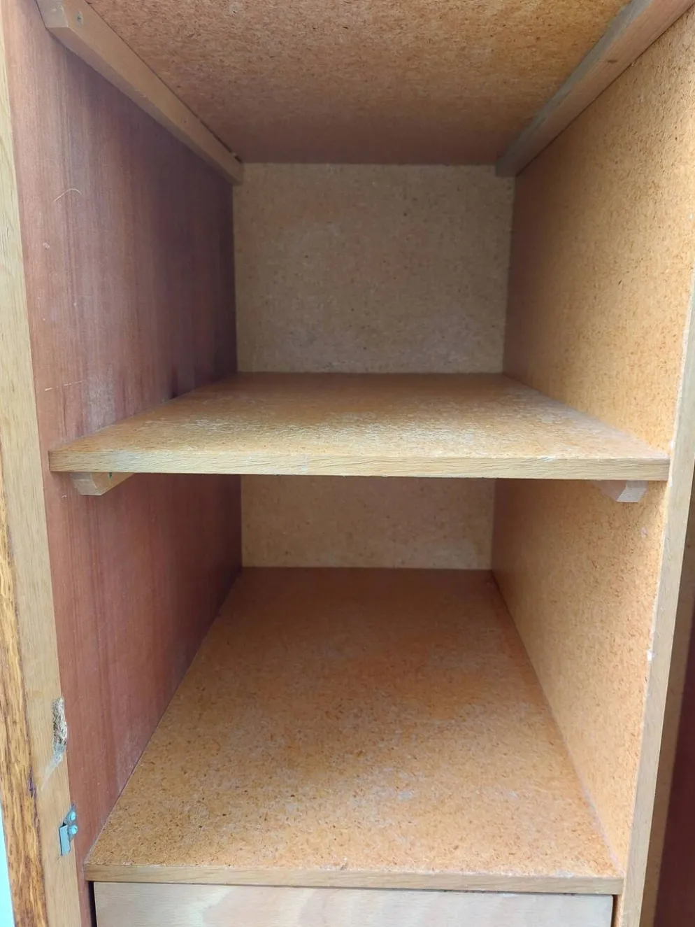 armoire d'internat, penderie, vestiaire