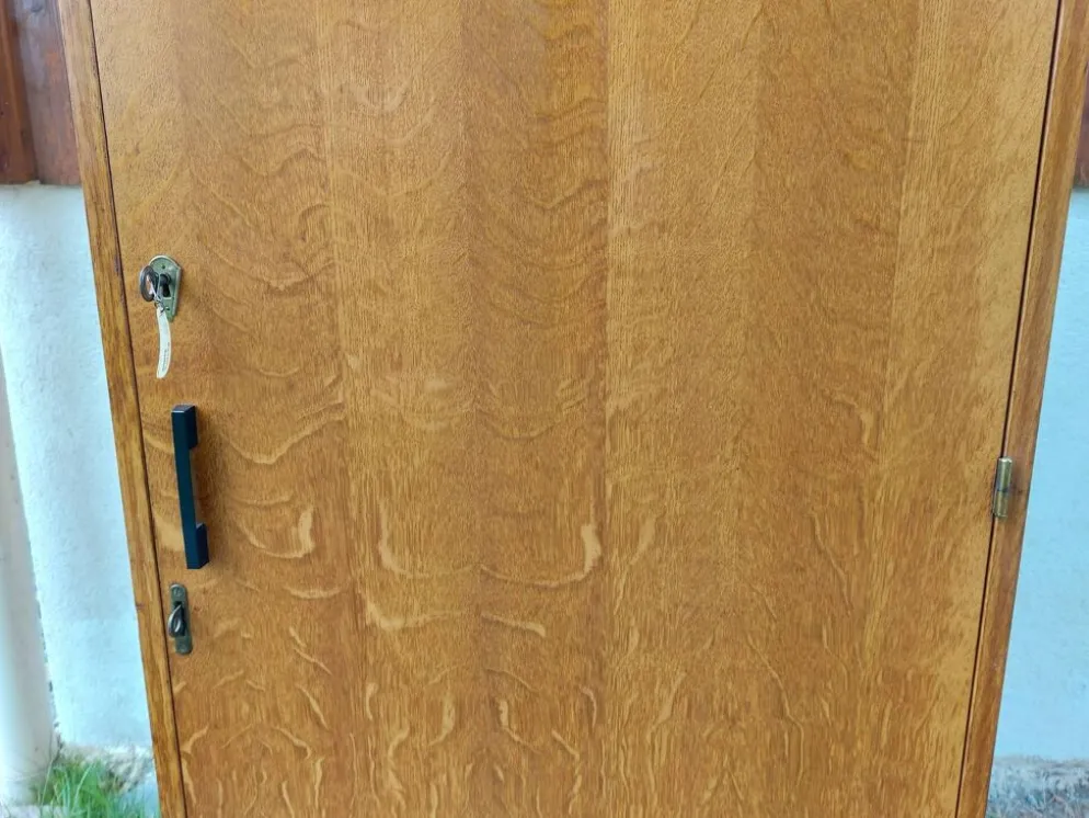 armoire d'internat, penderie, vestiaire
