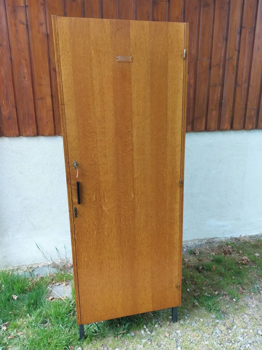 armoire d'internat, penderie, vestiaire