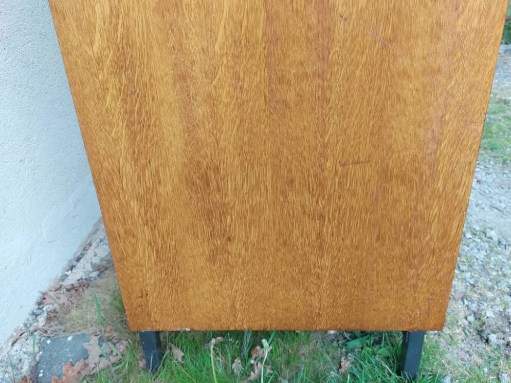 armoire d'internat, penderie, vestiaire
