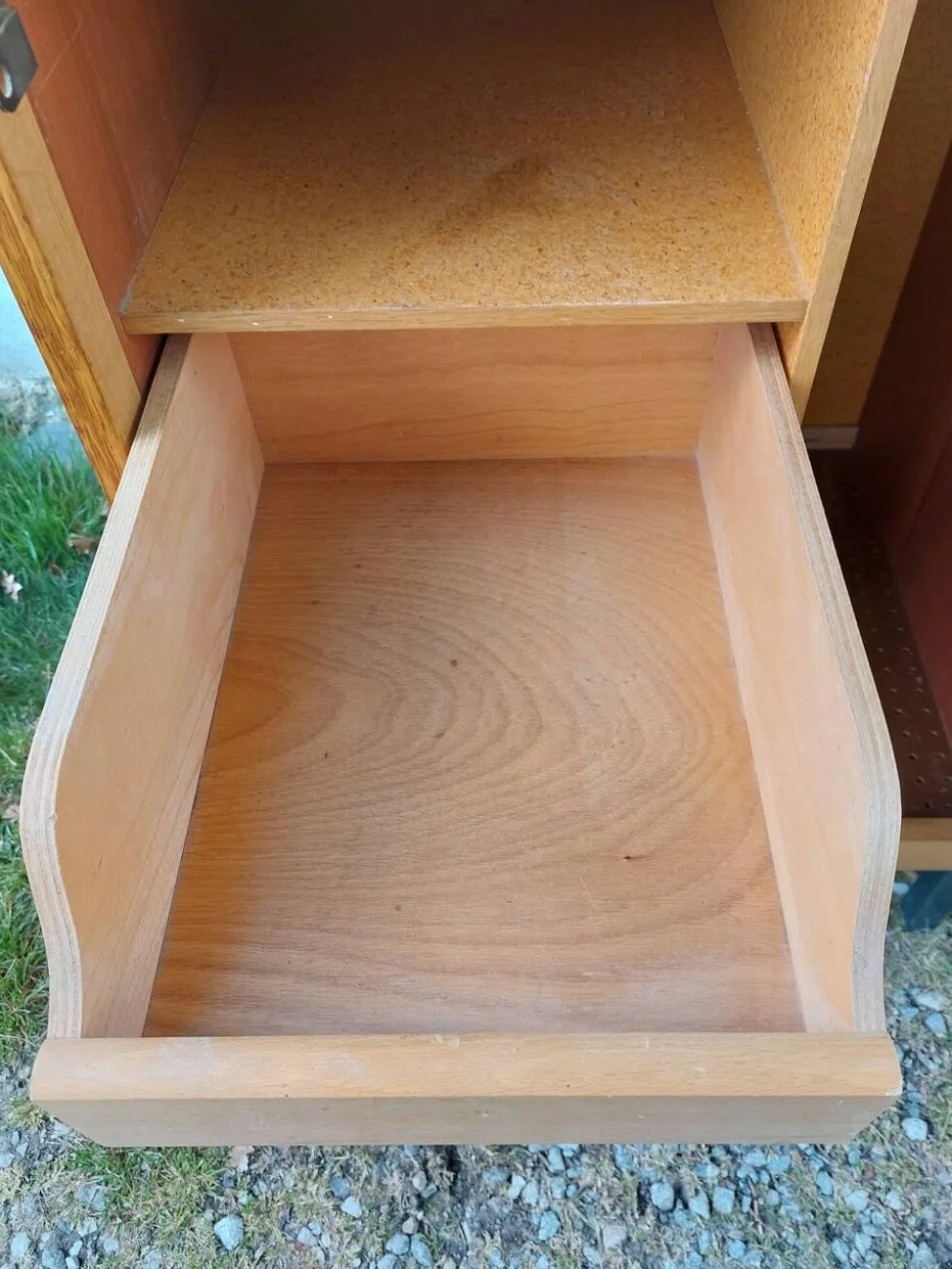 armoire d'internat, penderie, vestiaire