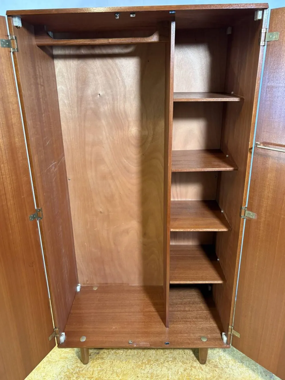 Armoire double en teck Stonehill vintage | Années 1960 | Design britannique du milieu du siècle