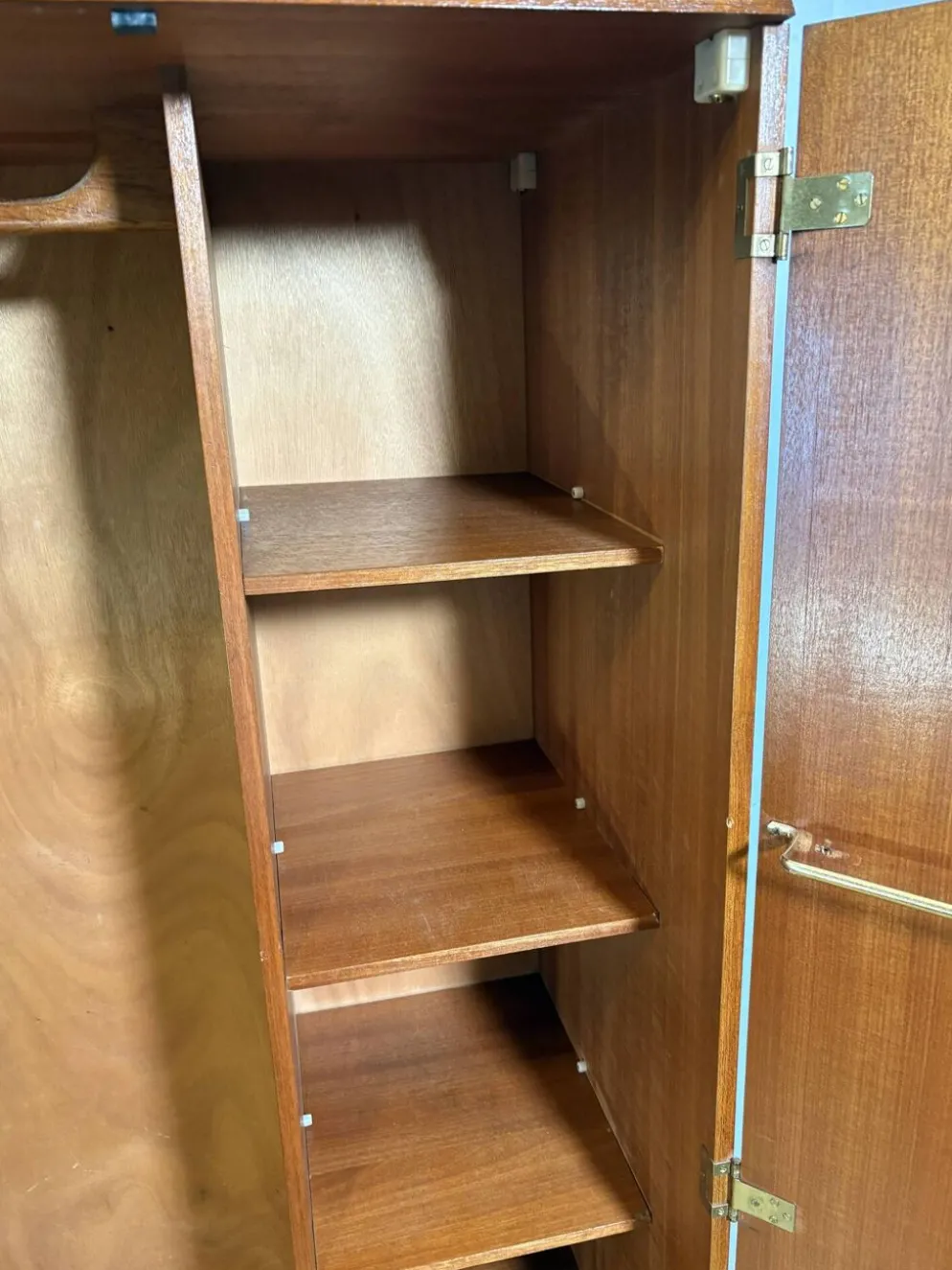 Armoire double en teck Stonehill vintage | Années 1960 | Design britannique du milieu du siècle