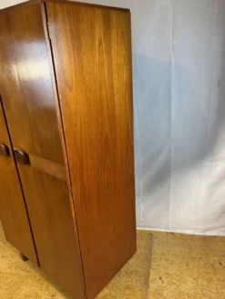 Armoire double en teck Stonehill vintage | Années 1960 | Design britannique du milieu du siècle