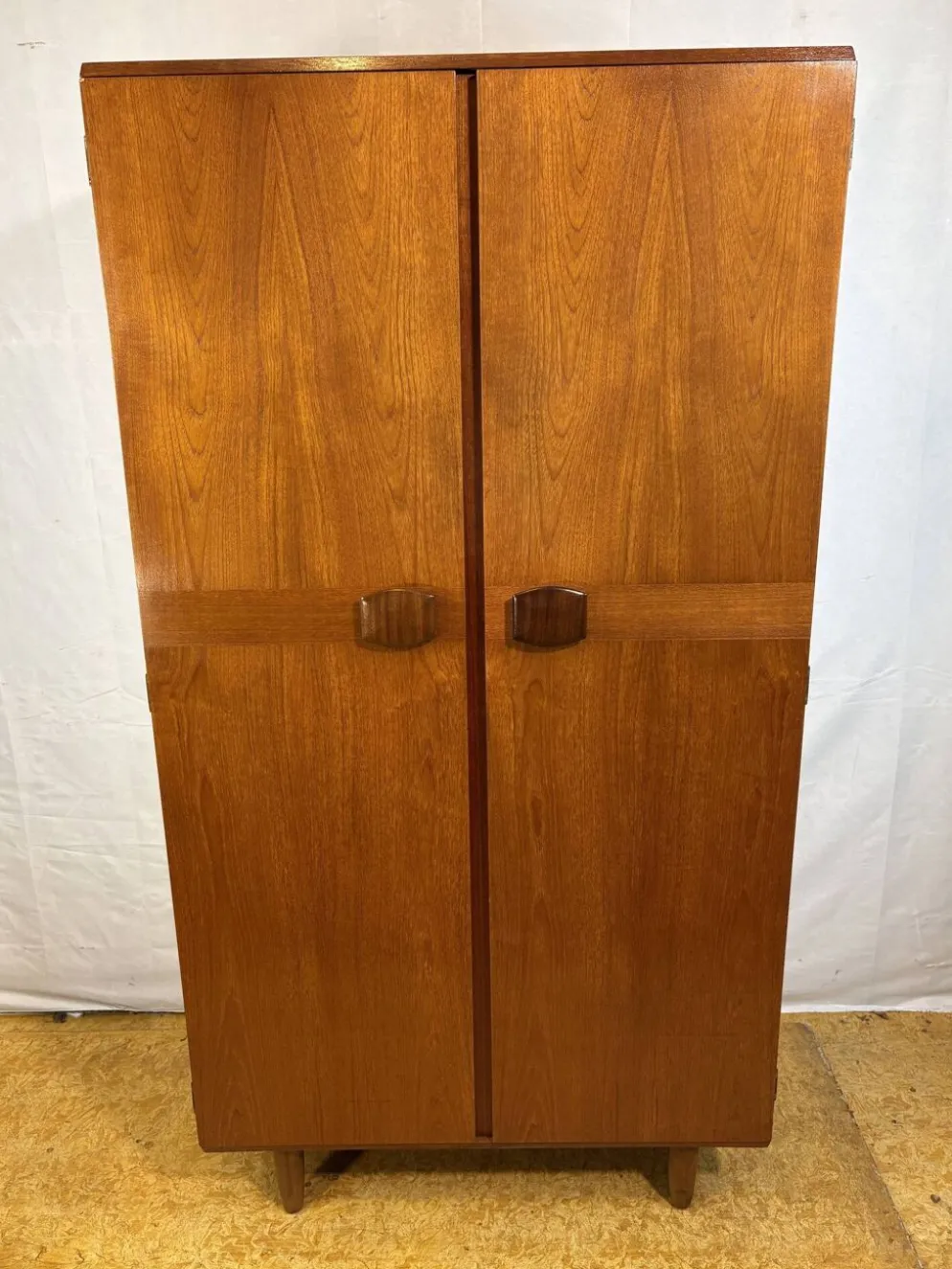 Armoire double en teck Stonehill vintage | Années 1960 | Design britannique du milieu du siècle