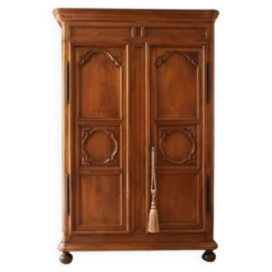 Armoire du 18ieme siècle - noyer massif-