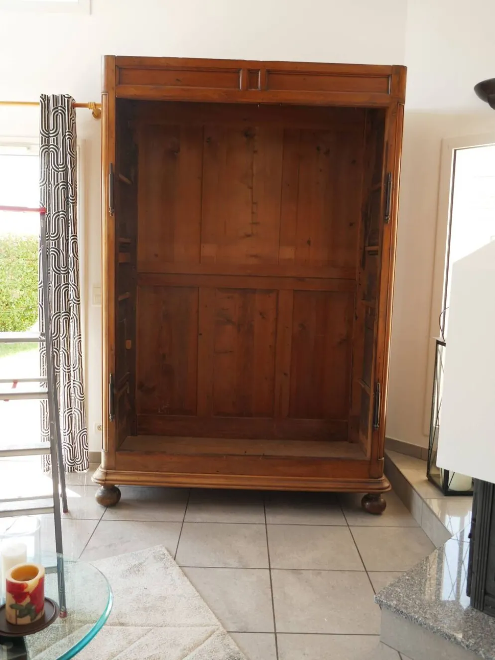 Armoire du 18ieme siècle - noyer massif-