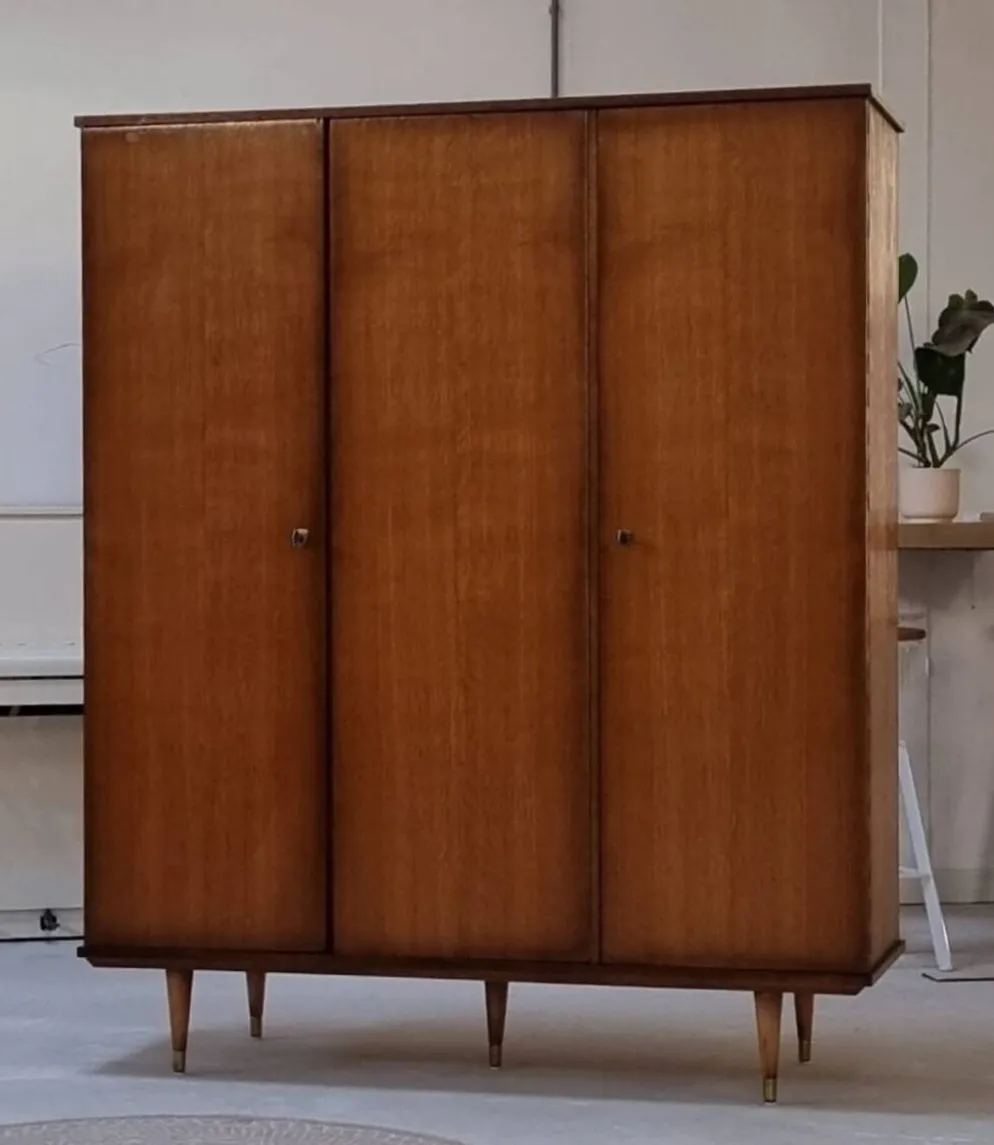 Armoire du milieu du siècle