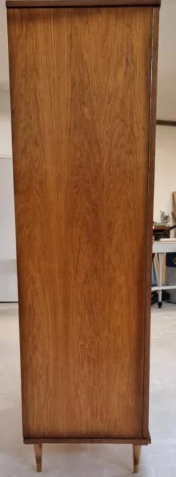 Armoire du milieu du siècle
