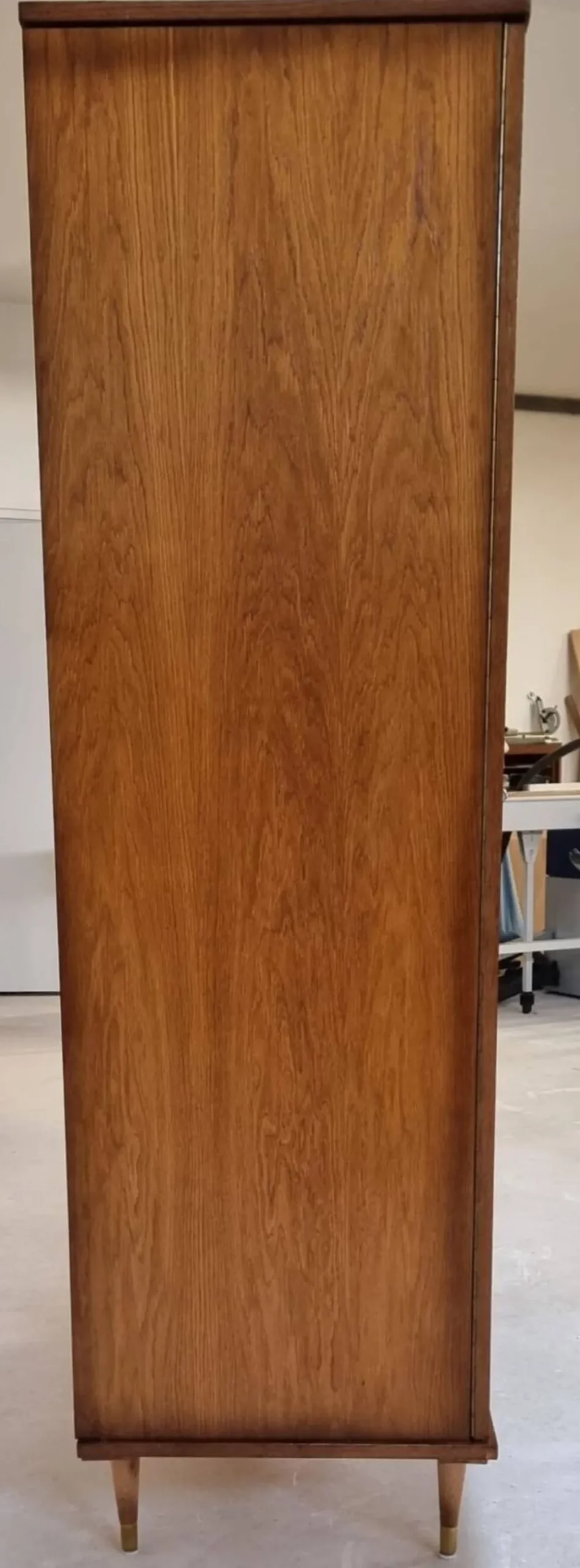 Armoire du milieu du siècle