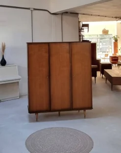 Armoire du milieu du siècle