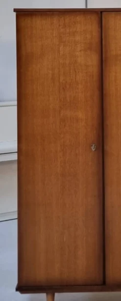Armoire du milieu du siècle