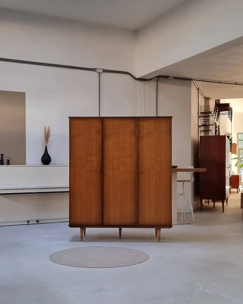 Armoire du milieu du siècle
