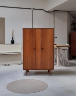 Armoire du milieu du siècle