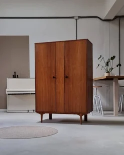 Armoire du milieu du siècle