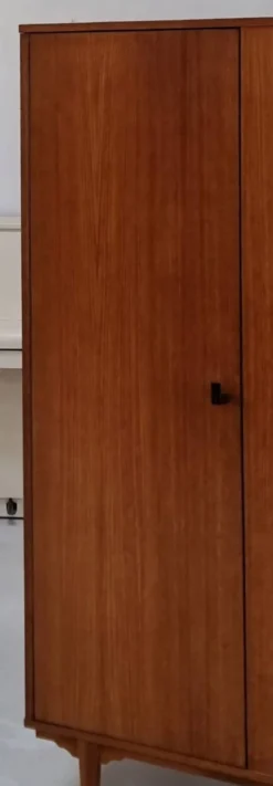 Armoire du milieu du siècle