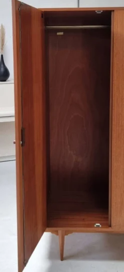 Armoire du milieu du siècle