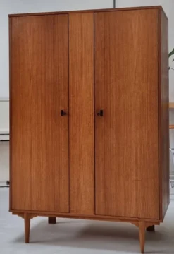 Armoire du milieu du siècle