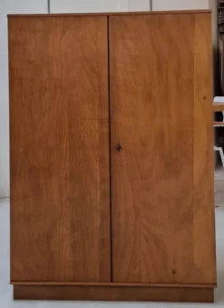 Armoire du milieu du siècle