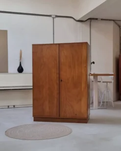 Armoire du milieu du siècle