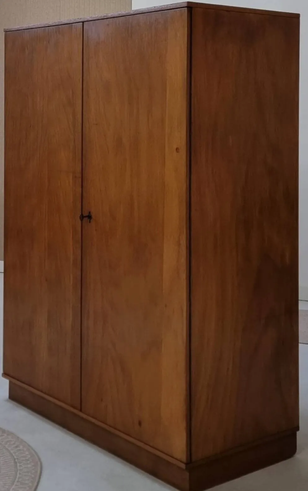 Armoire du milieu du siècle