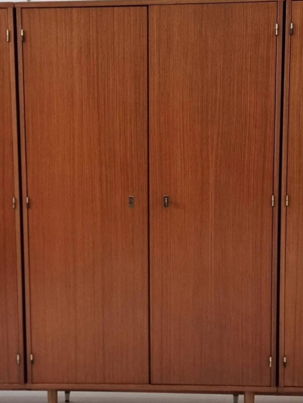 Armoire du milieu du siècle