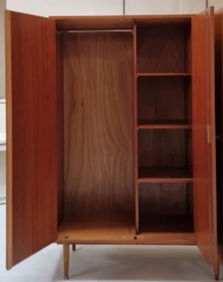 Armoire du milieu du siècle