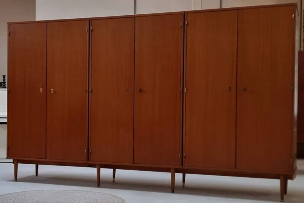 Armoire du milieu du siècle