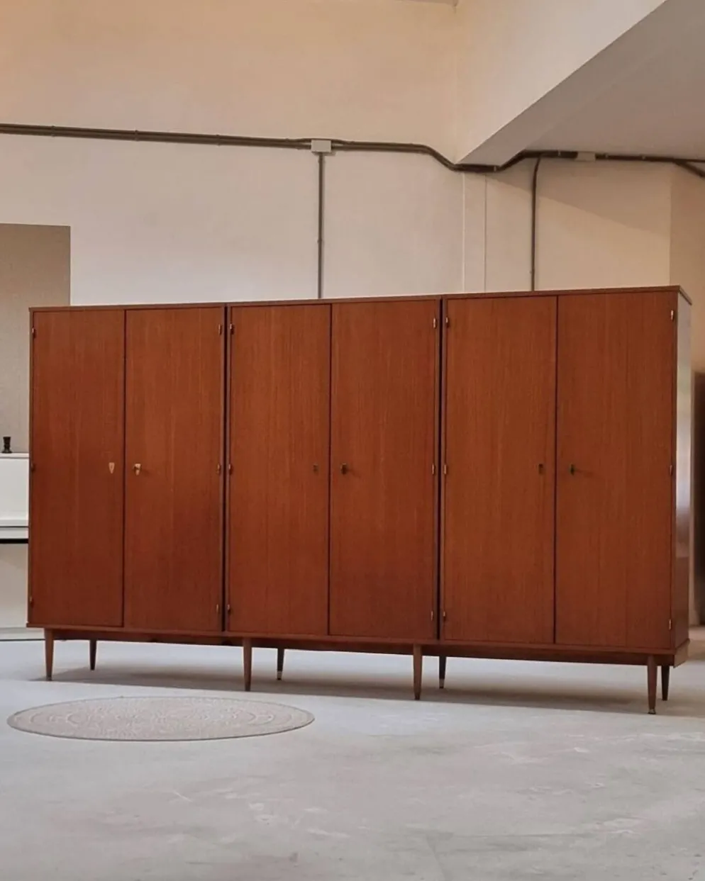 Armoire du milieu du siècle
